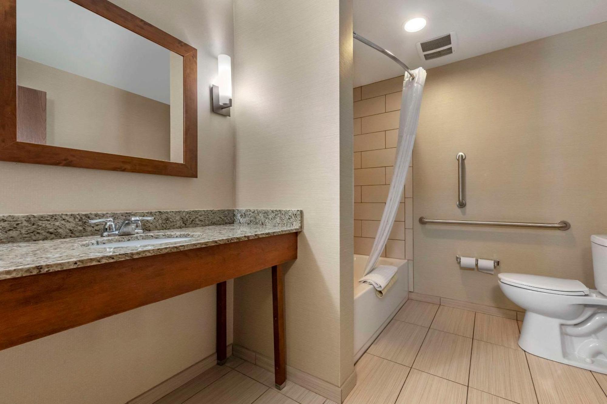 Comfort Suites Bridgeport - Clarksburg Dış mekan fotoğraf